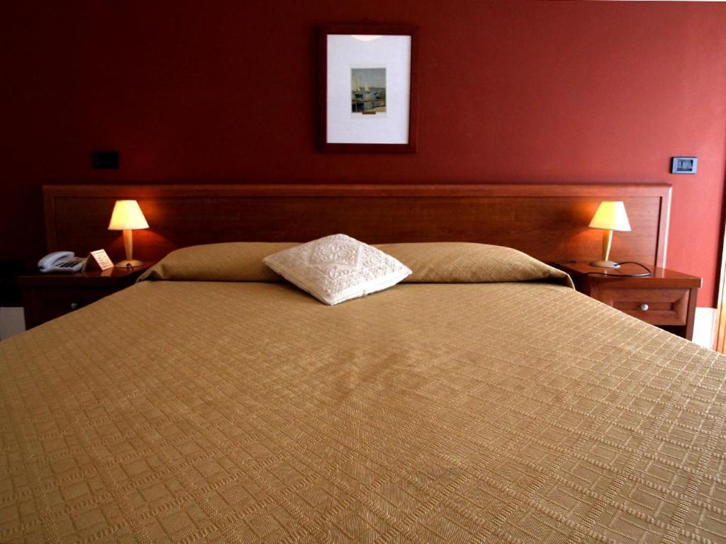 Hotel Carosello Pontecagnano Faiano Buitenkant foto